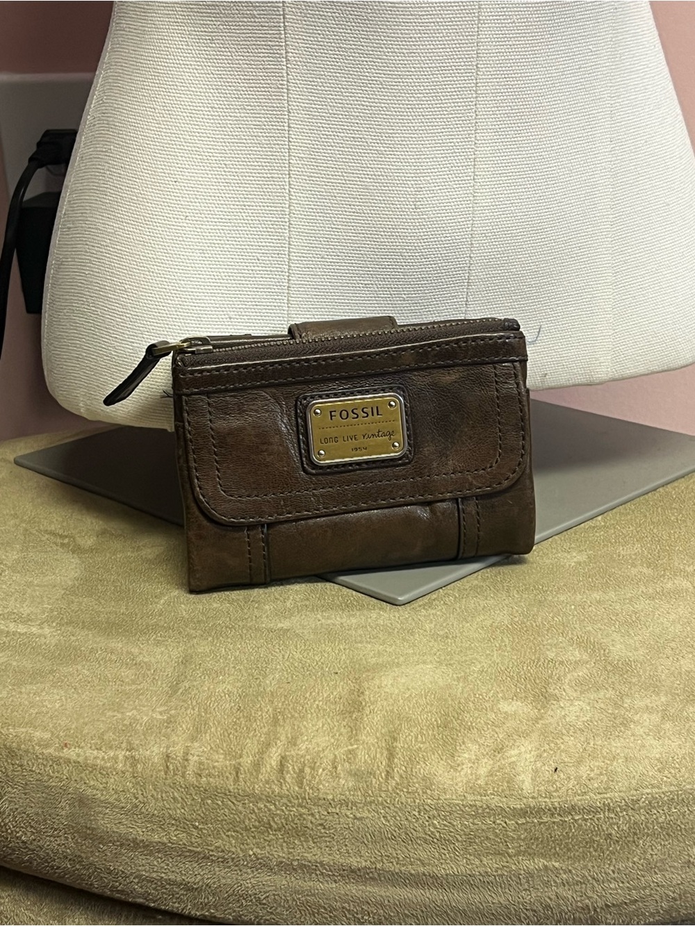 Fossil Dark Brown Leather Small Wallet with Gold Plaque
